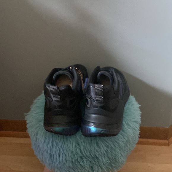 BRAND NEW MENS ADIDAS SHOES SIZE 10! NWT! SMOKE FREE HOME! NO BOX! - Picture 4 of 6